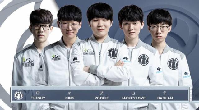 不足与球员 不足与球员