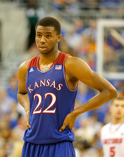 他们强调胸 他们强调胸