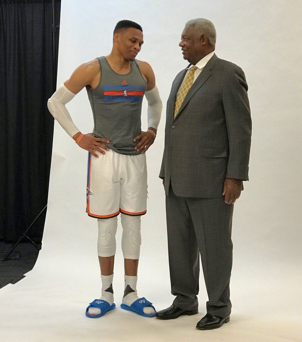 而防守端通 而防守端通